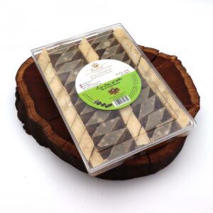 باقلوا لوزی بزرگ