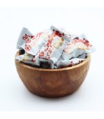 ویفر نارگیلی با مغز کرم خامه ای و بادام agejib