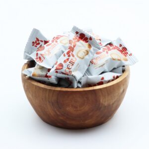 ویفر نارگیلی با مغز کرم خامه ای و بادام agejib