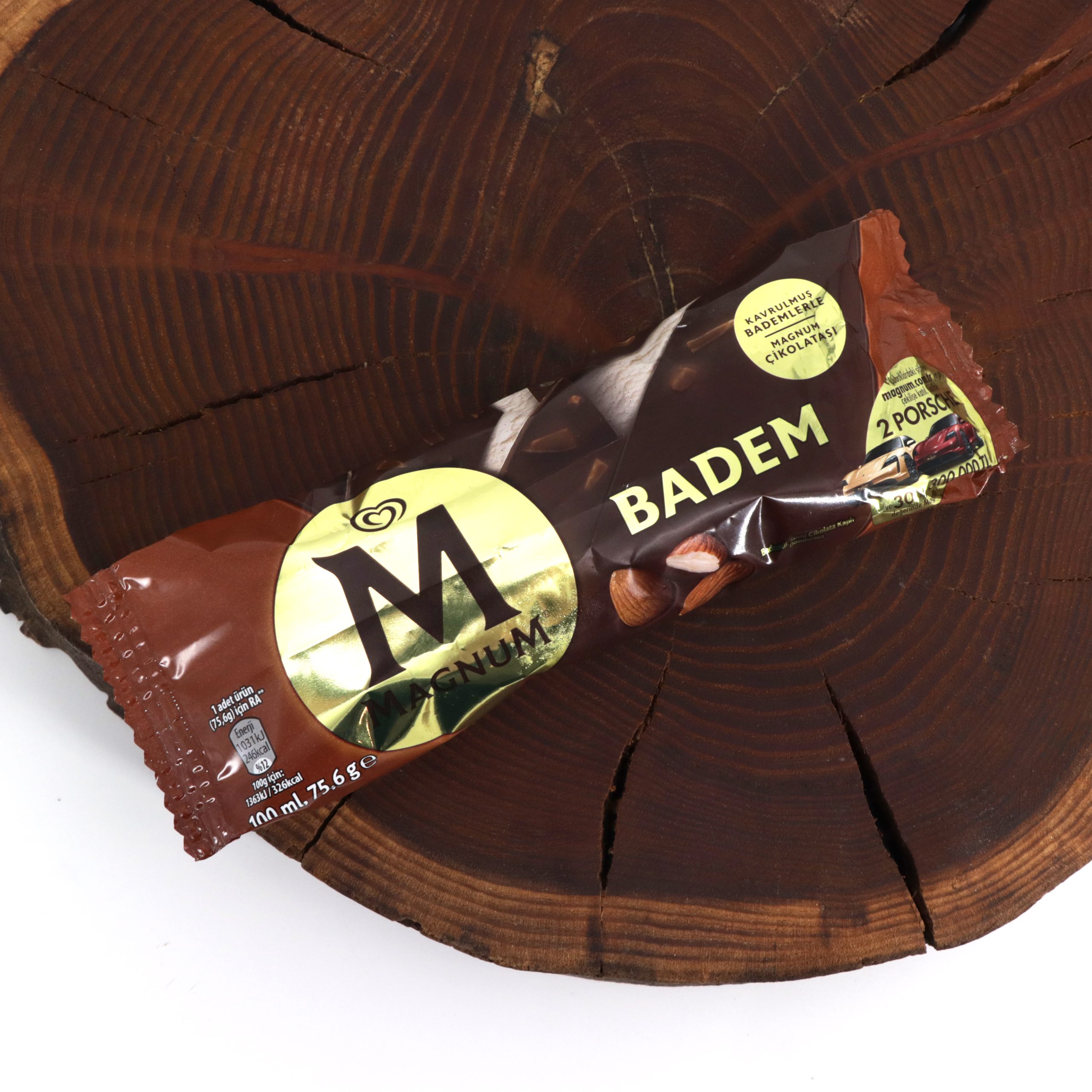 مگنوم بادام